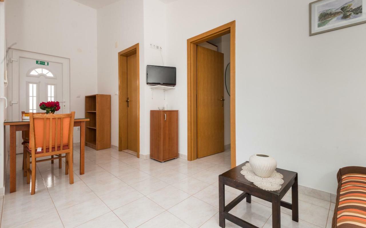 Apartmani Medar 布拉采 外观 照片